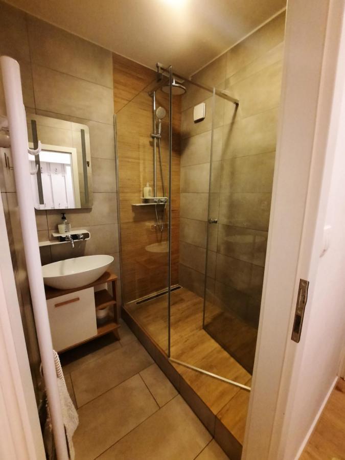 Apartment Klimka With Balcony, Free Wifi And Free Parking Bratislava Exteriör bild